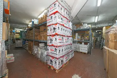 Magazzino in vendita, Via di Galla Placidia, Roma