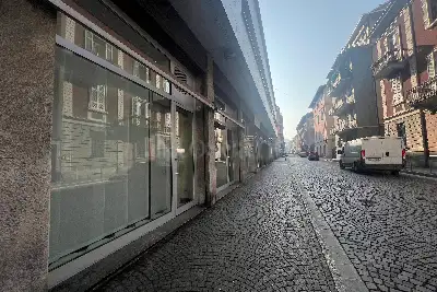 Negozio in affitto, Via Mentana, Como