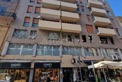 Negozio in vendita, Via Mariano Stabile, Palermo