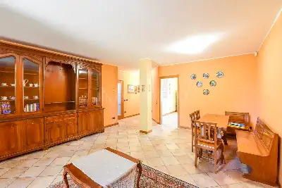 Casa in vendita, Via Riazzolo, Erba