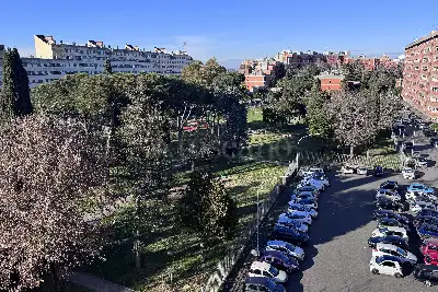 Casa in vendita, Via Giovanni Frignani, Roma