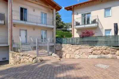 Villa Bifamiliare in vendita, Viale Ernesto Thomas, Brusimpiano