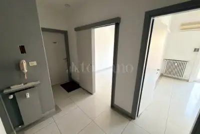 Negozio in vendita, Via Gian Carlo Camozzini, Verona