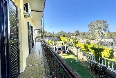 Villa in vendita, Via Giacomo Leopardi, Nepi