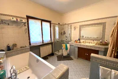 Villa in vendita, Via Raffaello Franchi , Roma