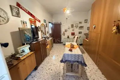 Casa in vendita, Via Virgilio, Pomezia