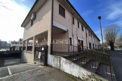 Box in vendita, Piazza Europa, Corsico