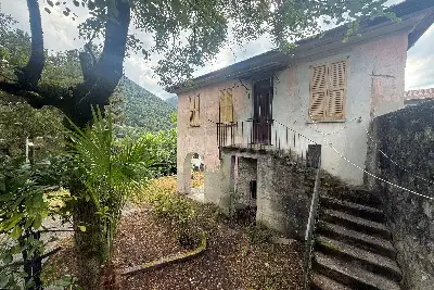 Casa Indipendente in vendita, Via Roma, Dizzasco