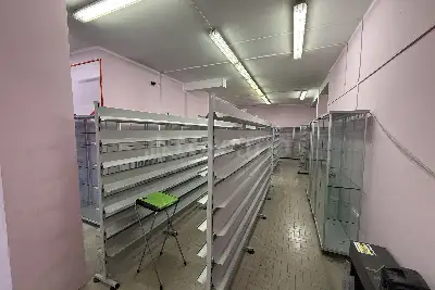 Negozio in vendita, Via Oberdan, Brescia