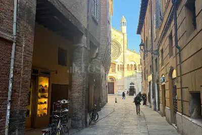 Casa in vendita, Via Sant'Eufemia, Modena