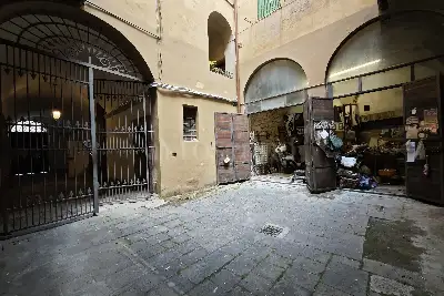 Garage in vendita, Via di  pantaneto, Siena