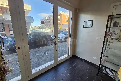 Negozio in vendita, Viale Fra' Andrea Di Giovanni, Roma