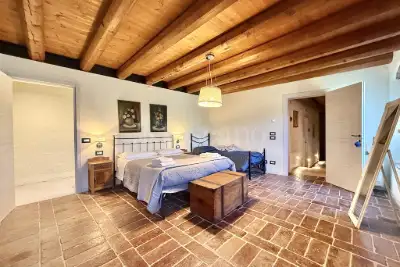 Villa in vendita, Strada Pille, Monzambano