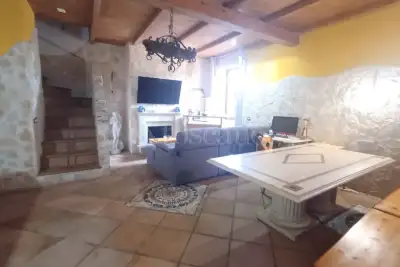 Villa in vendita, Via Formia, Roma