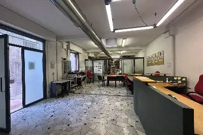 Laboratorio in vendita, Viale Cirene, Milano