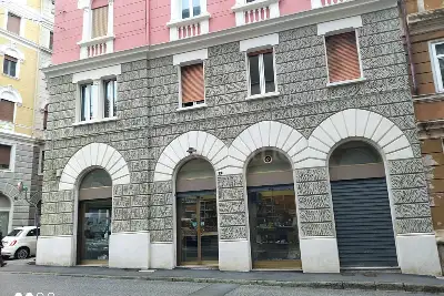 Negozio in affitto, Via Massimo D'Azeglio, Trieste