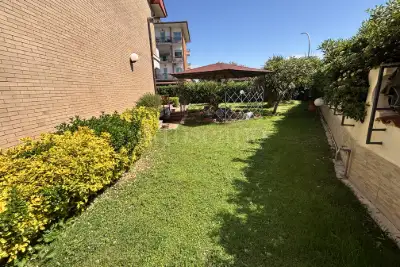 Villa Bifamiliare in vendita, Via Mantegna, Pomezia