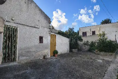 Casa Indipendente in vendita, Via Favignana, Valderice