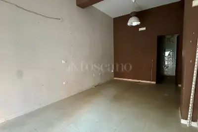 Negozio in vendita, Via Santissima Trinità, Avellino