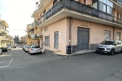 Negozio in vendita, Via Trento, Gravina di Catania