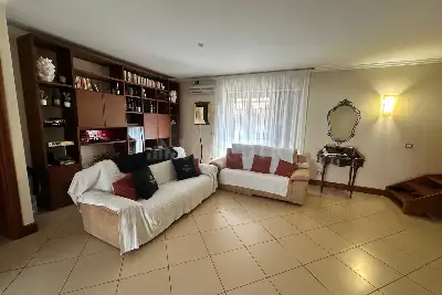 Casa in vendita, Via Emanuele Cutore, Gravina di Catania