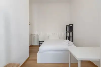 Casa in vendita, Via Ugo Bassi, Milano