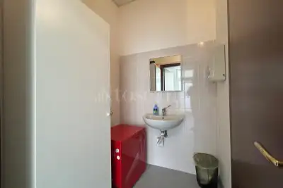 Negozio in vendita, Via Giuseppe Mazzini, Concesio