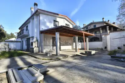 Villa in vendita, Via Rivoli, Roma