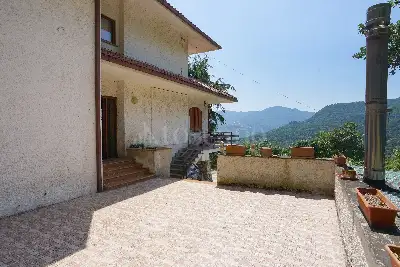 Villa in vendita, Arsoli - Località Colle del Prete, Arsoli