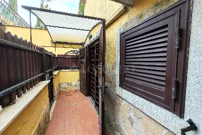 Villino a Schiera in vendita, Via Giulio Venzi, Roma