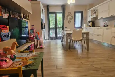 Villino a Schiera in vendita, Via Machiavelli, Cisterna di Latina