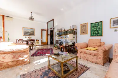 Casa in vendita, Via Lario, Milano