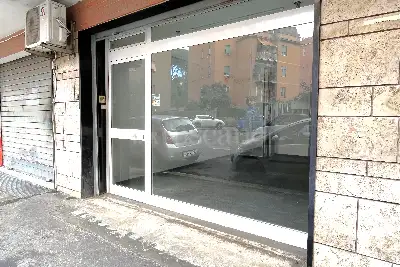Negozio in vendita, via giuseppe troiani , Roma