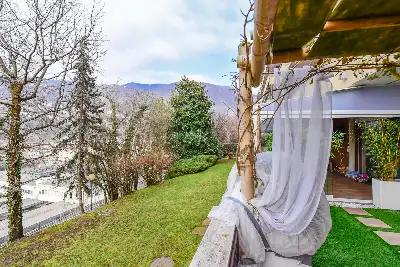 Casa in vendita, Via Salvatore Quasimodo, Como