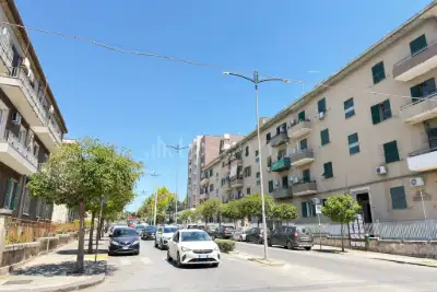 Negozio in affitto, Via Adige, Siracusa