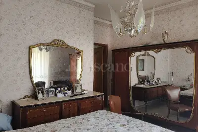 Casa in vendita, Via Montebello, Catania