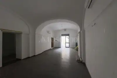 Negozio in affitto, Via Giuseppe Verdi, Caserta