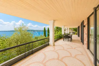 Villa in vendita, Via Alessandro Volta, Padenghe sul Garda