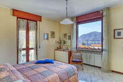 Casa in vendita, Via A. Manzoni, Brusimpiano