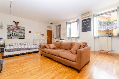 Casa in vendita, Via Cola Montano, Milano