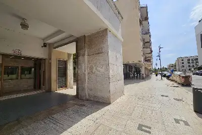 Negozio in vendita, Corso della Repubblica, Latina