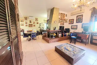 Villa in vendita, Via Pietrarsa, Pozzuoli