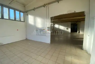 Capannone in affitto, Via Baraggia, Cunardo
