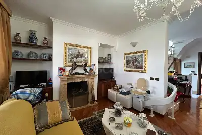 Villa in vendita, Via San Candido, Roma