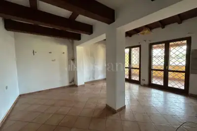 Villino a Schiera in vendita, Via Luserna, Roma