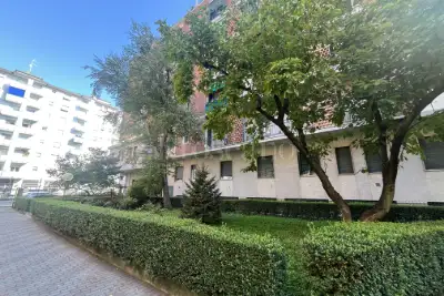 Casa in vendita, Via Lorenteggio, Milano
