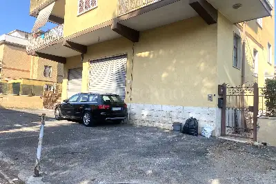 Negozio in vendita, Via Verzino, Roma