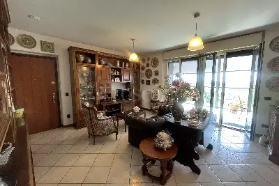 Casa in vendita, Piazza Tirana , Milano