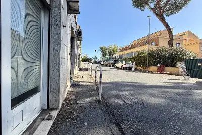 Negozio in vendita, Via al Quarto Miglio, Roma