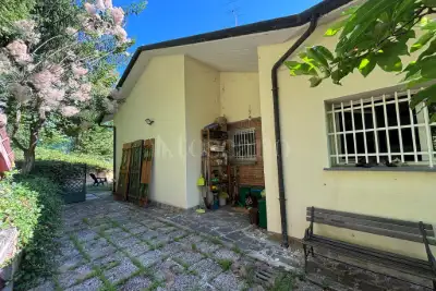 Villa in vendita, Via Montecalvo, Pianoro